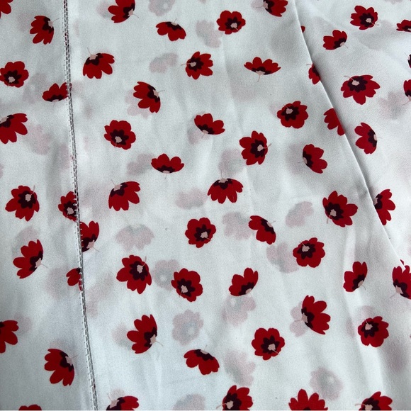 💚Worthington red flower printed top - Picture 2 of 8